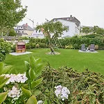 Haus Muehlentrift 05 *
